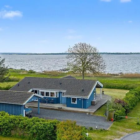 Imelda - 75m From The Sea By Interhome