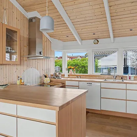 Imelda - 75m From The Sea By Interhome *